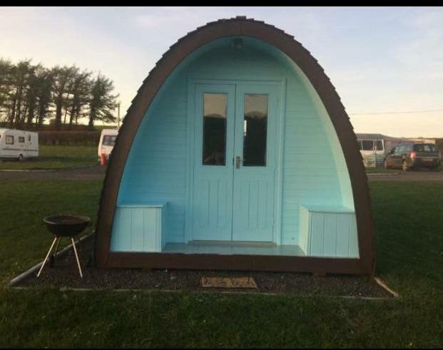 ホテルMeadow Glamping カーマーゼン エクステリア 写真